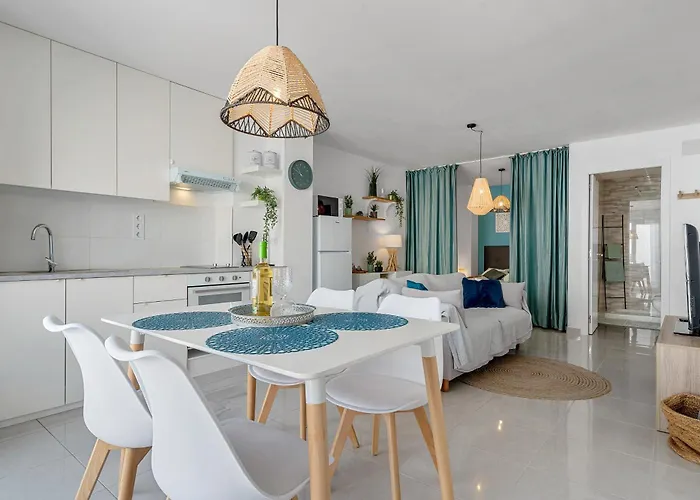 Casa Amorosa Apartment With Pool - Close To Beach, City Centre And Bus Station